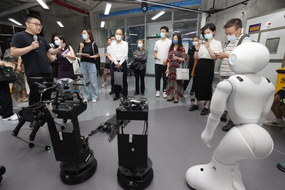 以开放心态构建技术产业生态 深圳市人工智能与机器人研究院的智能机器人研发之路
